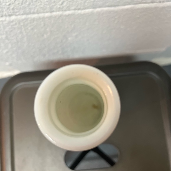 Elegant White Textured Vase - Picture 3 of 4